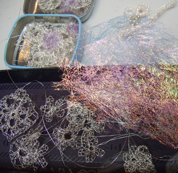 wire and opalescent threads 